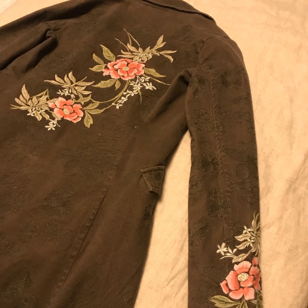 Jacket - Picture 7 of 7